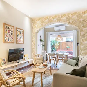 Apartment Spacious & Sunny With Terrace In The Center, Barcelona