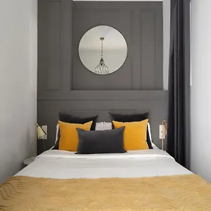 https://apartamentos-gran-via-bassols.topbarcelonahotels.com